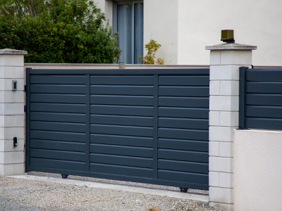 Pose de portail coulissant Angers (49) : une solution pratique et esthétique pour votre entrée