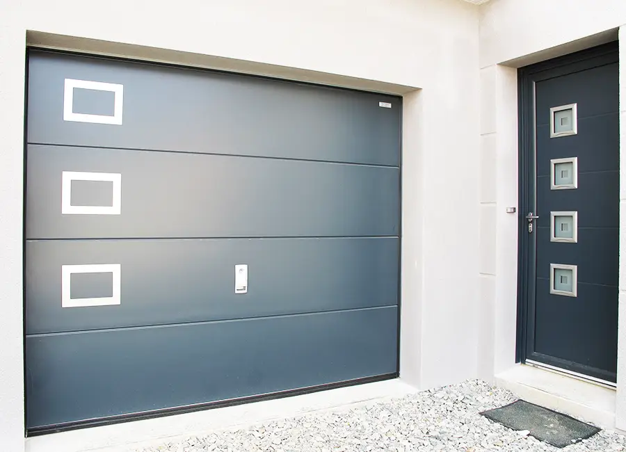 Isolation porte de garage : améliorer l’efficacité énergétique à Angers