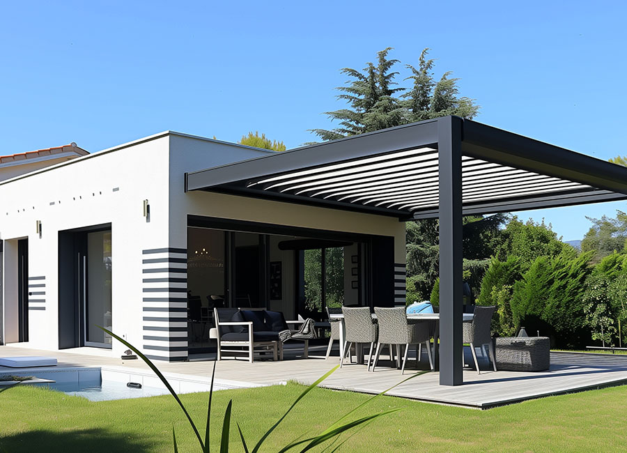 Pergola adossée vs autoportée : quelle configuration pour votre terrasse ?